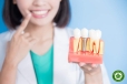 Implant không phải là răng: Tư duy mới về chăm sóc vệ sinh implant đơn lẻ và phục hình toàn hàm